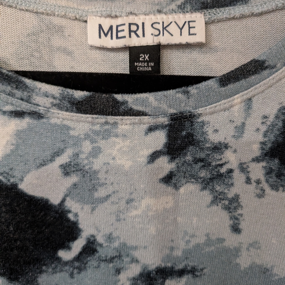 Stylish Women's Tie-Dye Sweatshirt - Black and White - Picture 4 of 6